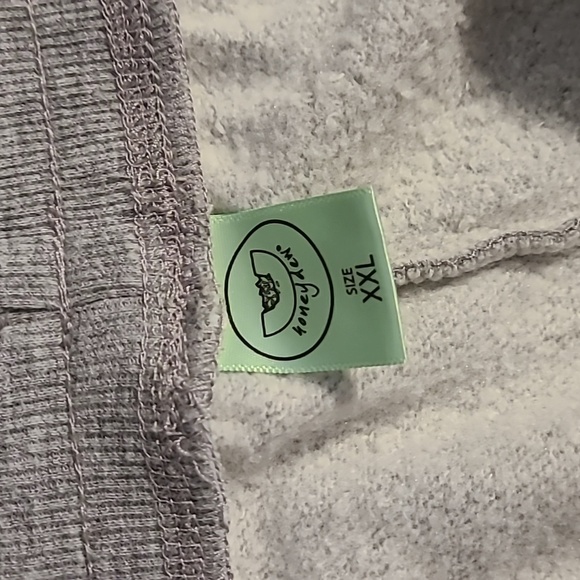 Honeydew xxl jogger Sweatpants gray with embroidered pink hearts. - Picture 6 of 7